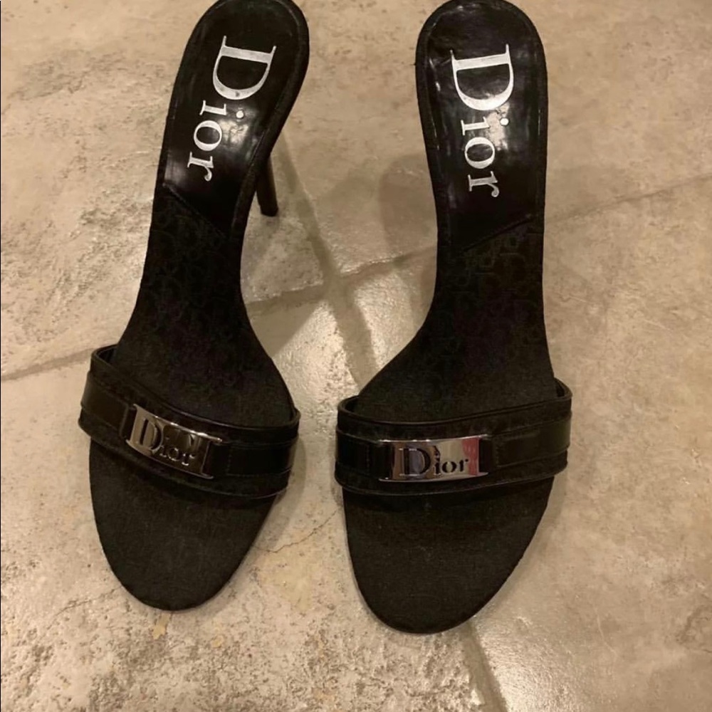 Dior sandalsss.